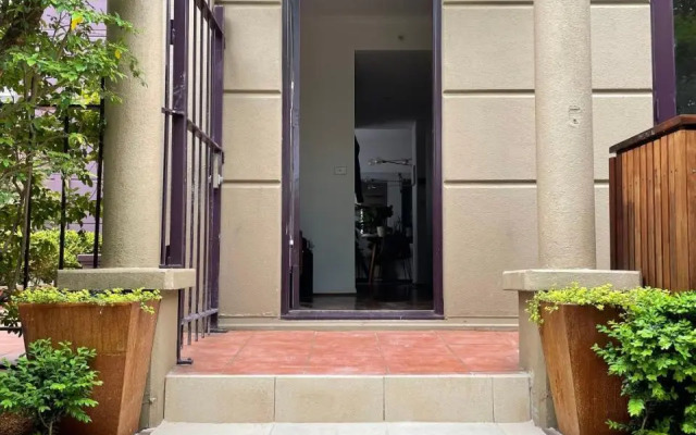 Stylish Townhouse in Melbourne's Playground