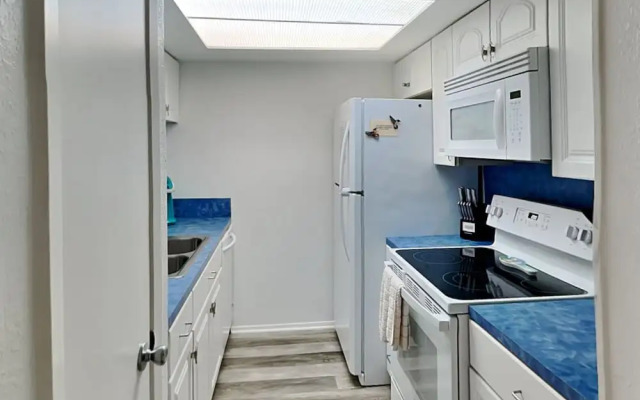 Bay House Condos #2106 - La Buena Vida