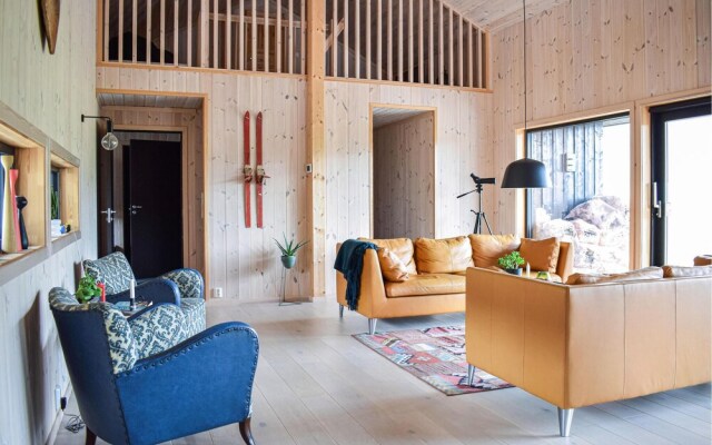 Beautiful Home in Skare With Wifi and 5 Bedrooms
