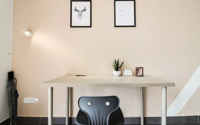 Victoria Home Sentrio Suites