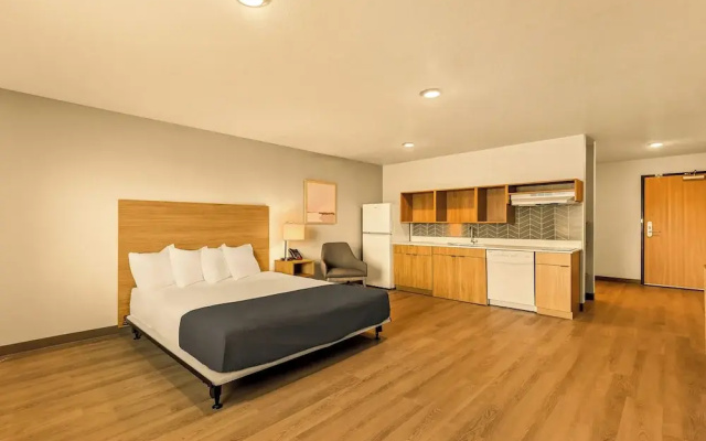 LivAway Suites Phoenix-Surprise