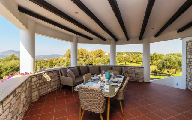 Kbel sea View Villa, Private Pool, Sleeps8, Garden