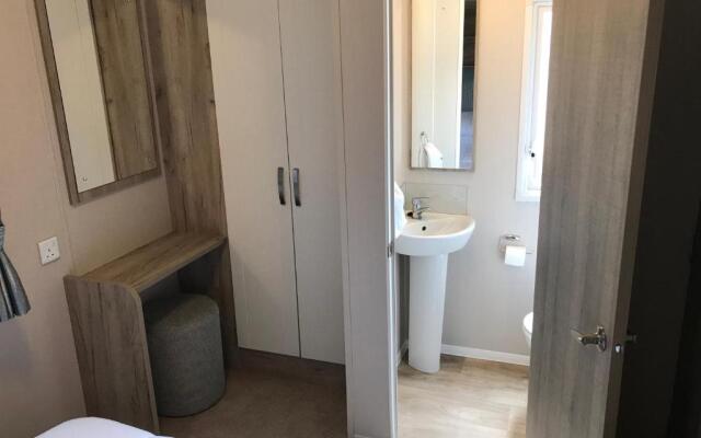 Luxury 3 Bedroom Caravan MC37, Shanklin, Isle of Wight