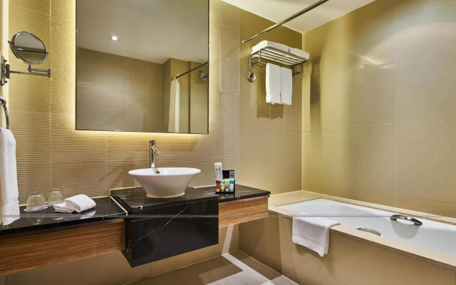Four Points by Sheraton Shanghai, Daning
