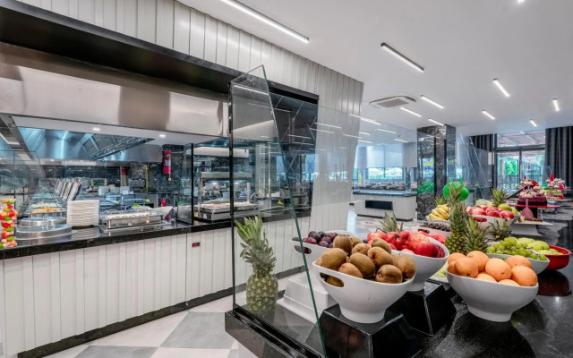 Arnor De Luxe Hotel