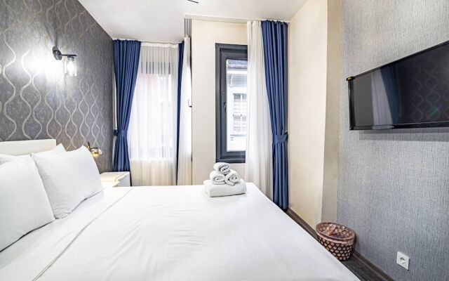 Room in Guest Room - Deluxe Double Room 4