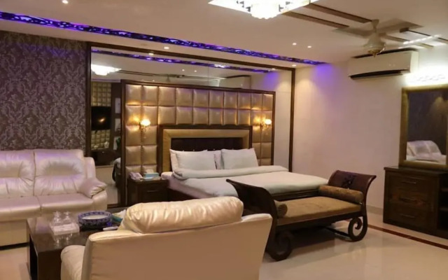 Seashell Grand hotel