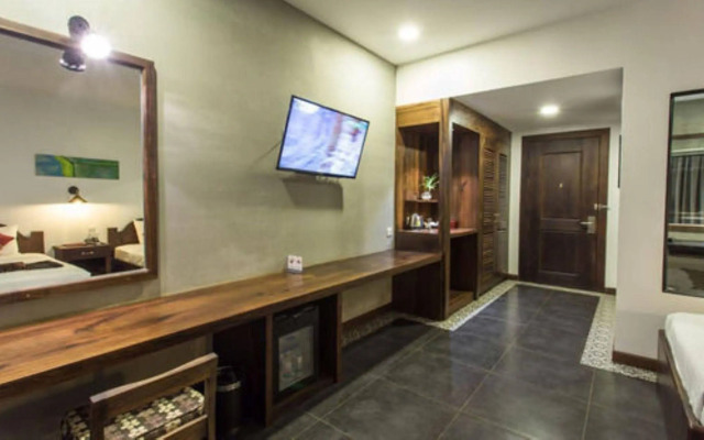 Yeak Loam Hotel