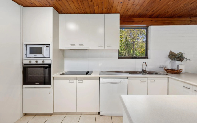 Tea Trees Apartment 6, Little Cove