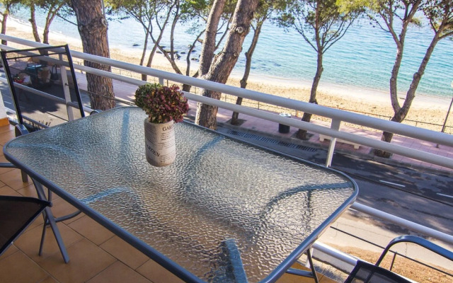 Marina 3 in Roses With 1 Bedrooms and 1 Bathrooms