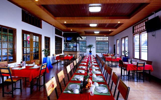 Pine Land Oasis Hotel