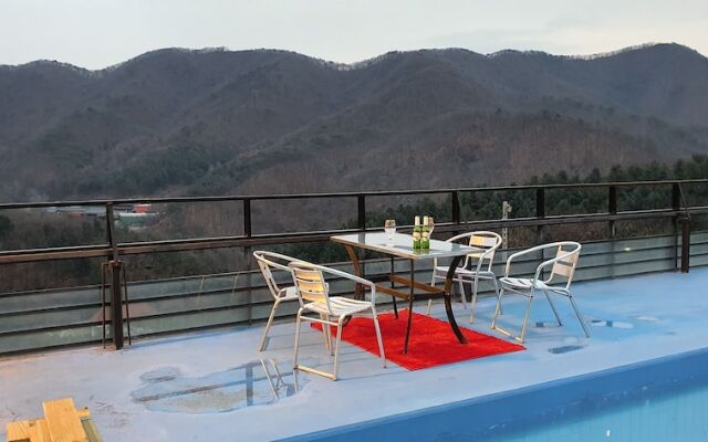 Yangju Gray Castle Pension