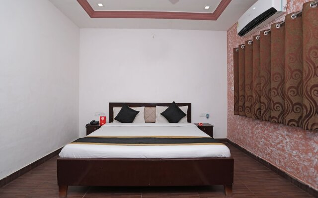 OYO 9984 Hotel Shiv Sagat