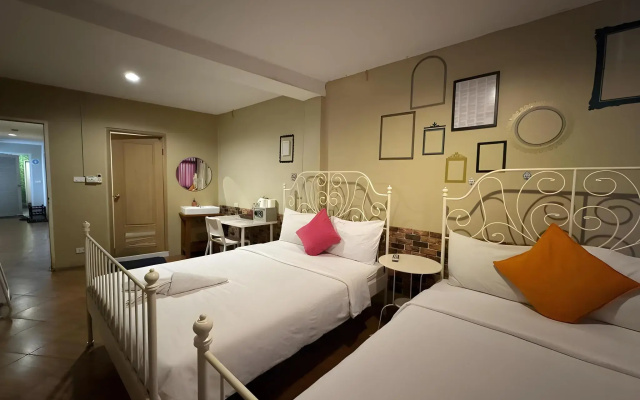 VX The Fifty - Hostel