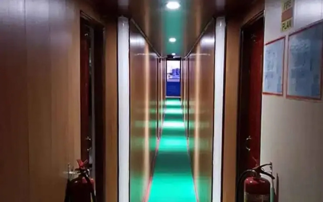 El Nido Ocean Suite Floating Hotel