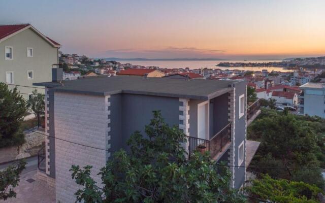 Apartments with a parking space Podstrana, Split - 8616