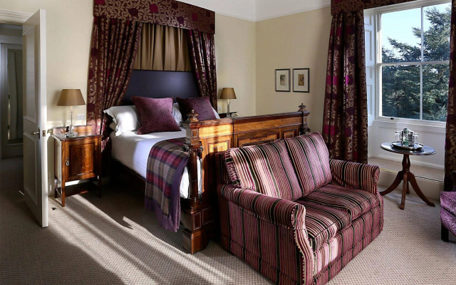 Macdonald Leeming House