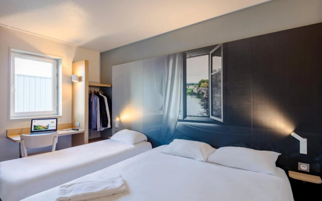 B&B HOTEL Poitiers (1)