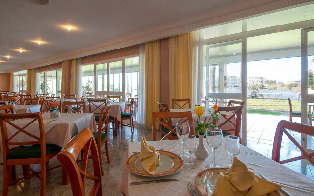 Universal Aparthotel Elisa