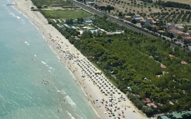 Pineto Beach Village  Camping