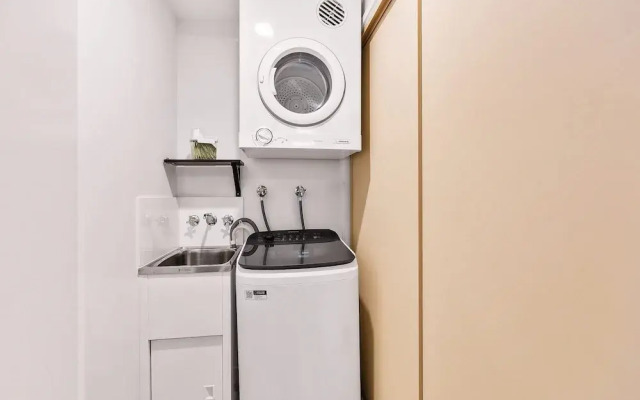 Lux Apartment Cairns - 9 Pools BBQ Gym