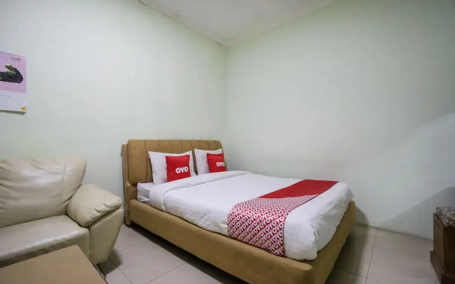 Hotel & Kost 37 by Oyo Rooms