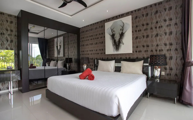 Seaview Pool Villa Dragon D in Tropics