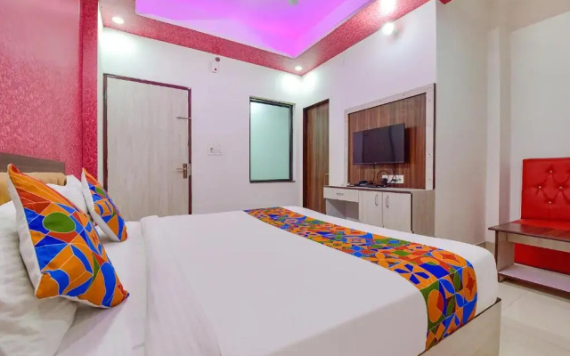 Fabhotel The Lotus