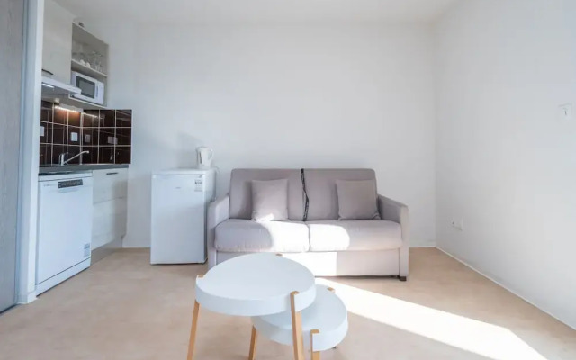 Seaside Stay for Two Guests