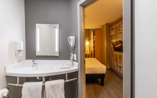 Ibis Tijuana Zona Rio