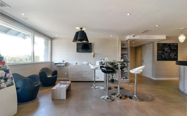 Hôtel Kyriad Lyon Est