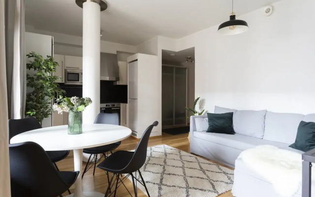 2ndhomes Deluxe Apt w Sauna & Balcony