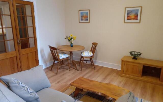 Ground Floor Barmouth Centre Apartment With Garden