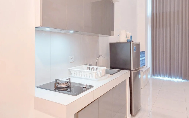 Homey and Comfy Studio Loft at Kingland Avenue Apartment