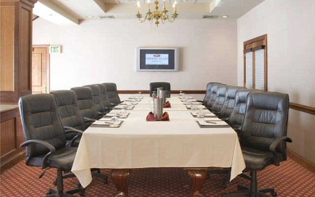 Crowne Plaza Knoxville Downtown University by IHG