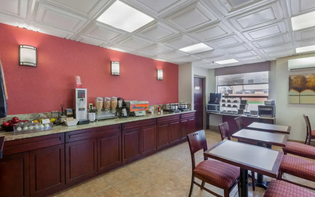 Best Western Plus Rose City Suites