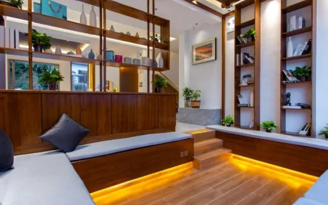 Mingyue Huating Homestay