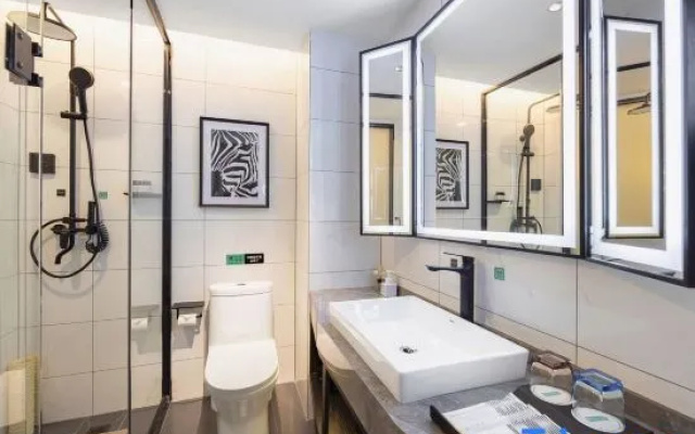 Xana Hotelle (Ulanhot Railway Station & Wuyi Square Branch) – Bathroom – Ulanhot