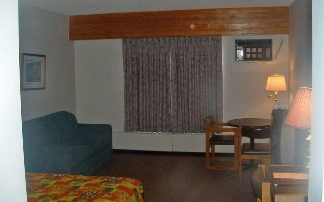 Walking Eagle Inn & Lodge