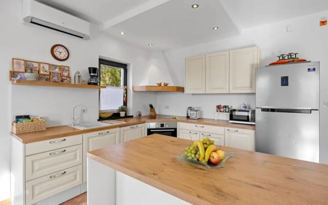 Idyllic Istrian Escape With Pool