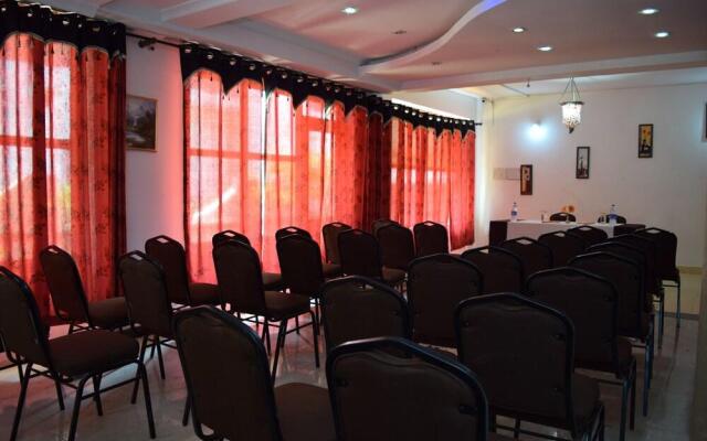 OYO 15651 Silver Palm Resort