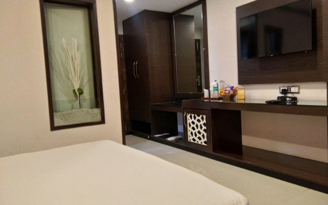 Landmark Hotel