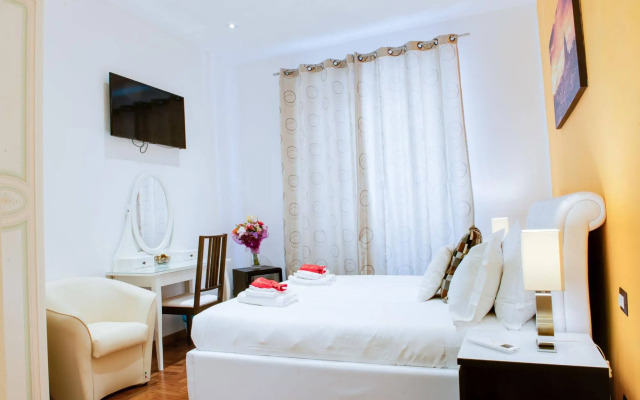 Lh Royal Suites