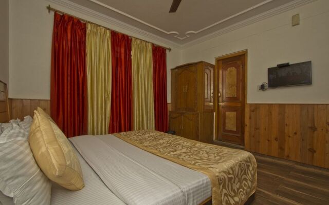 OYO 4605 Hotel Aakarsh