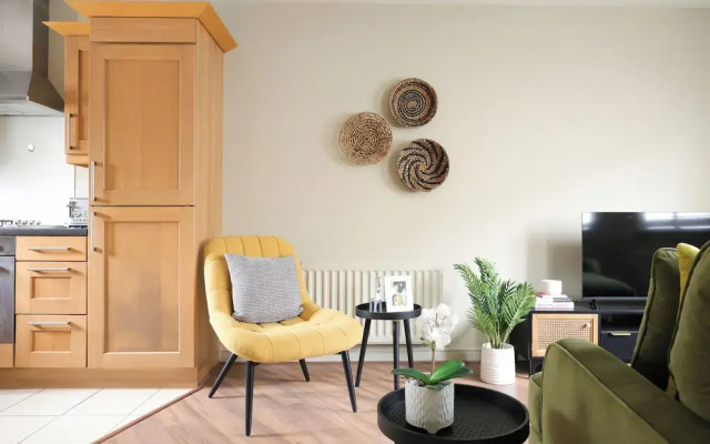 Stylish Flat With Sofa Bed in Malmesbury