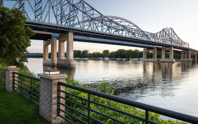 Courtyard La Crosse Downtown/Mississippi Riverfront