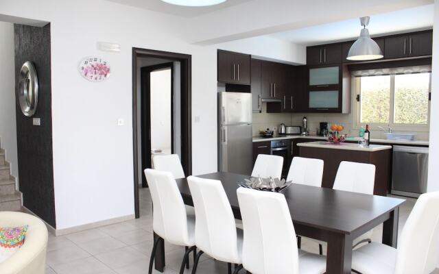 Avrora Villa PV