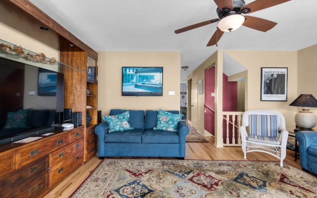 Pelican Point 2 Bedroom Townhouse by RedAwning