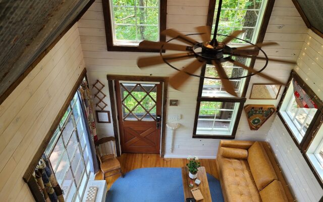 The Treetop Hideaways at Ruby Falls