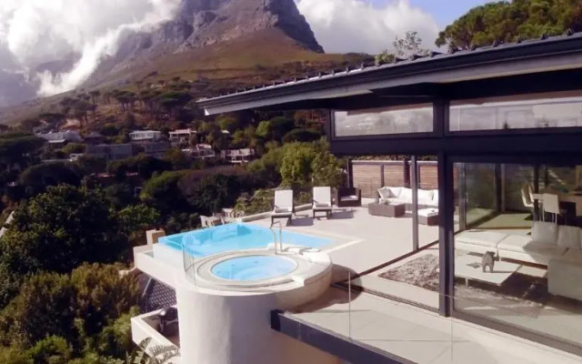 129 on Kloof Nek Apartments